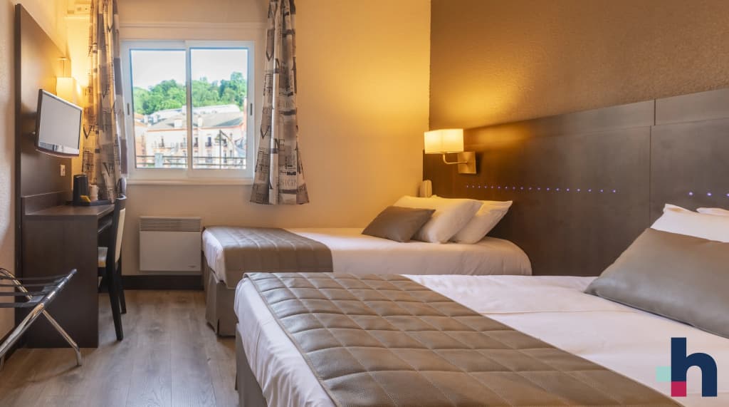 Hôtel Croix des Bretons Lourdes Pyrénées - Photo 3
