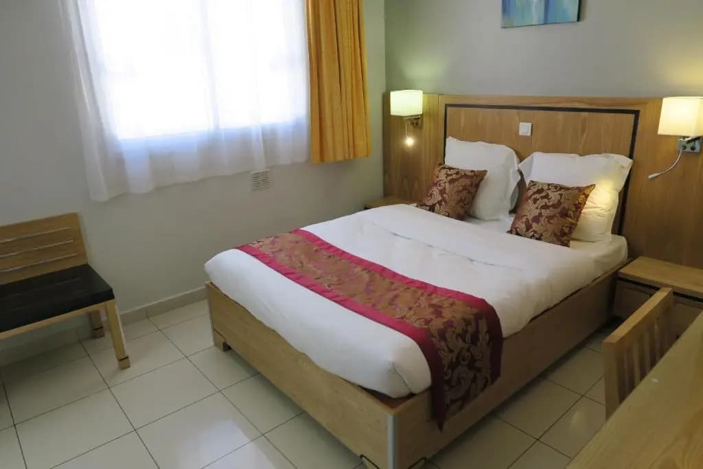 Central Hotel - Photo 4