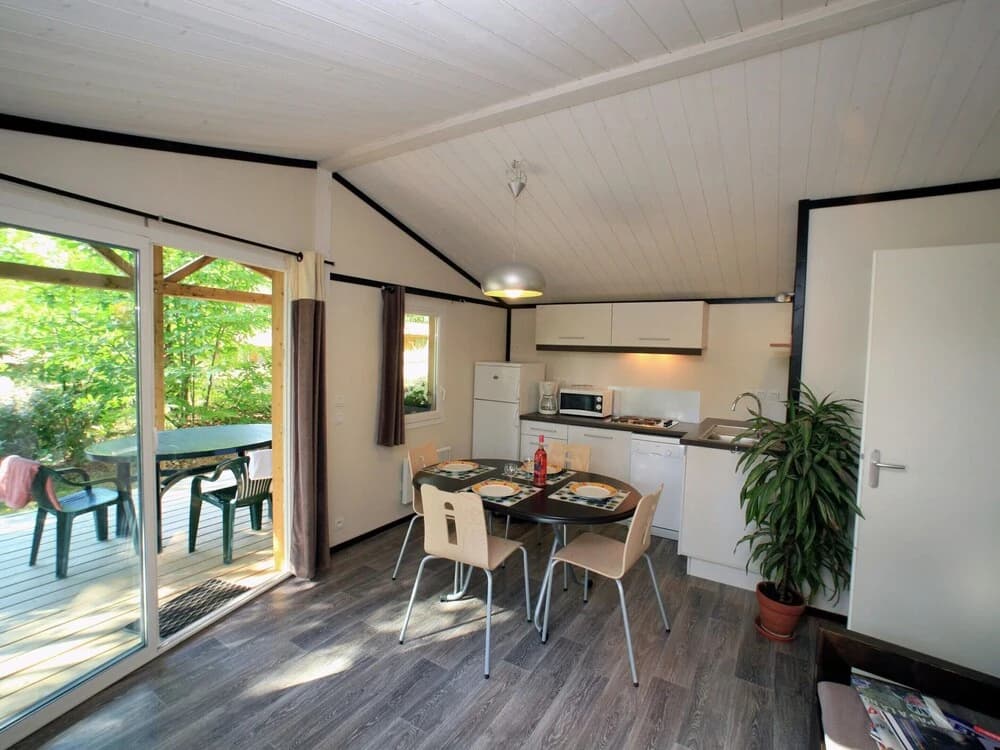 Chalet With Dishwasher on a Hill - Photo 4
