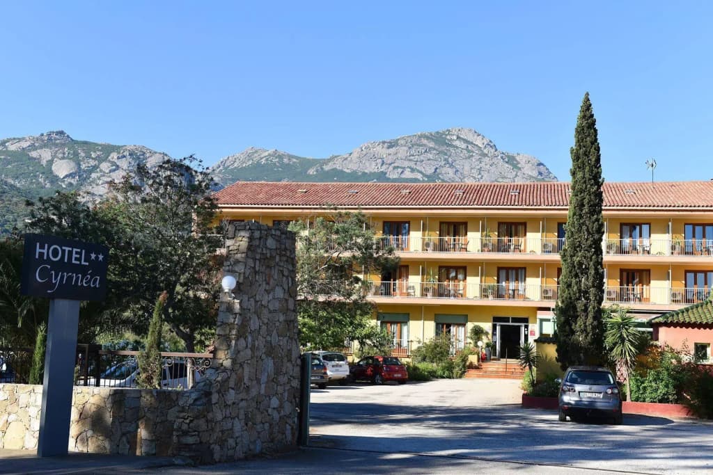 Hôtel Cyrnea - Photo 1