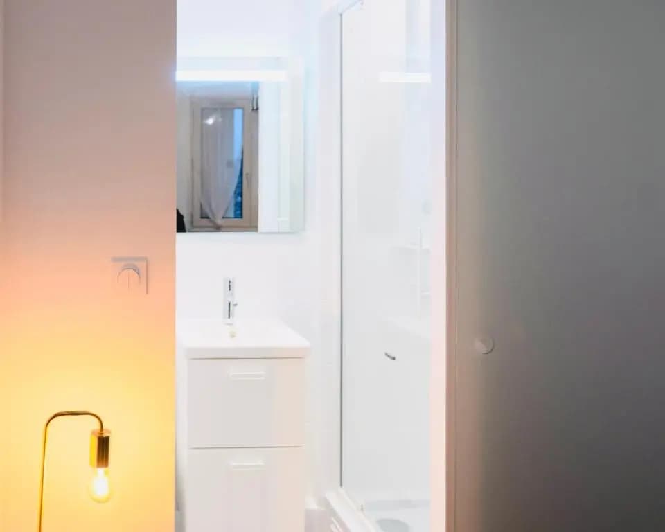 Bella Luna III - Elégant appartement centre ville - Parking gratuit - Wifi ultra rapide-Appareil Massage-Netflix-Jeu socié...