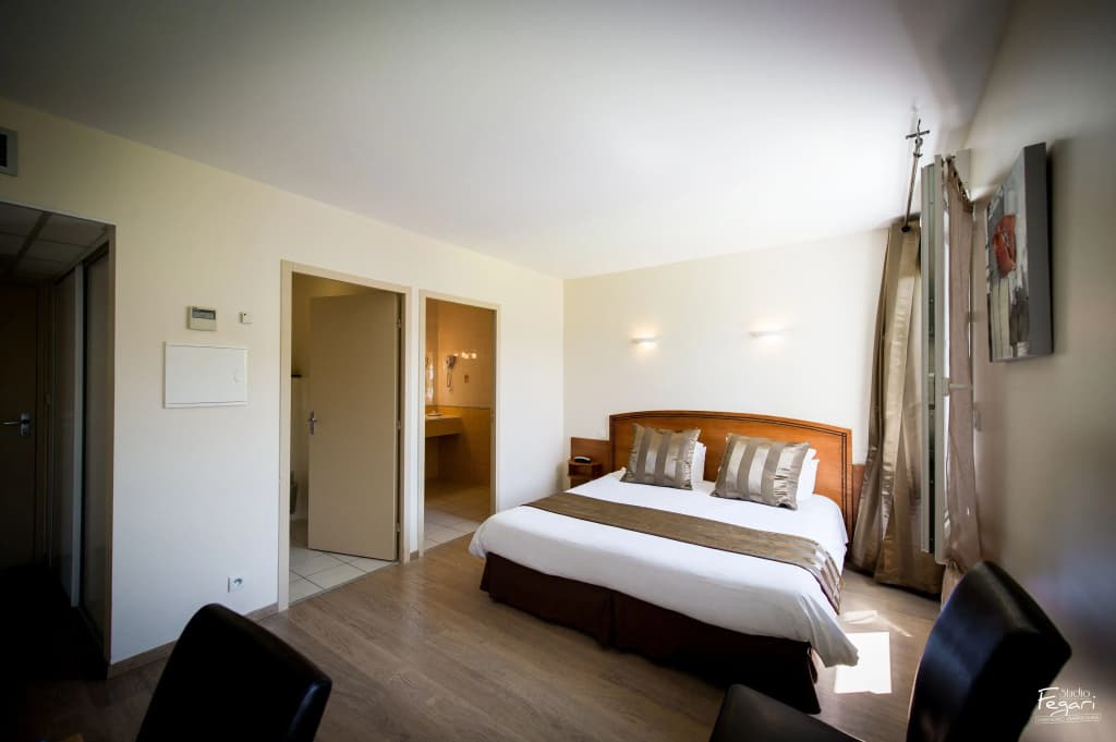 Hotel Le Lion D'or - Photo 2