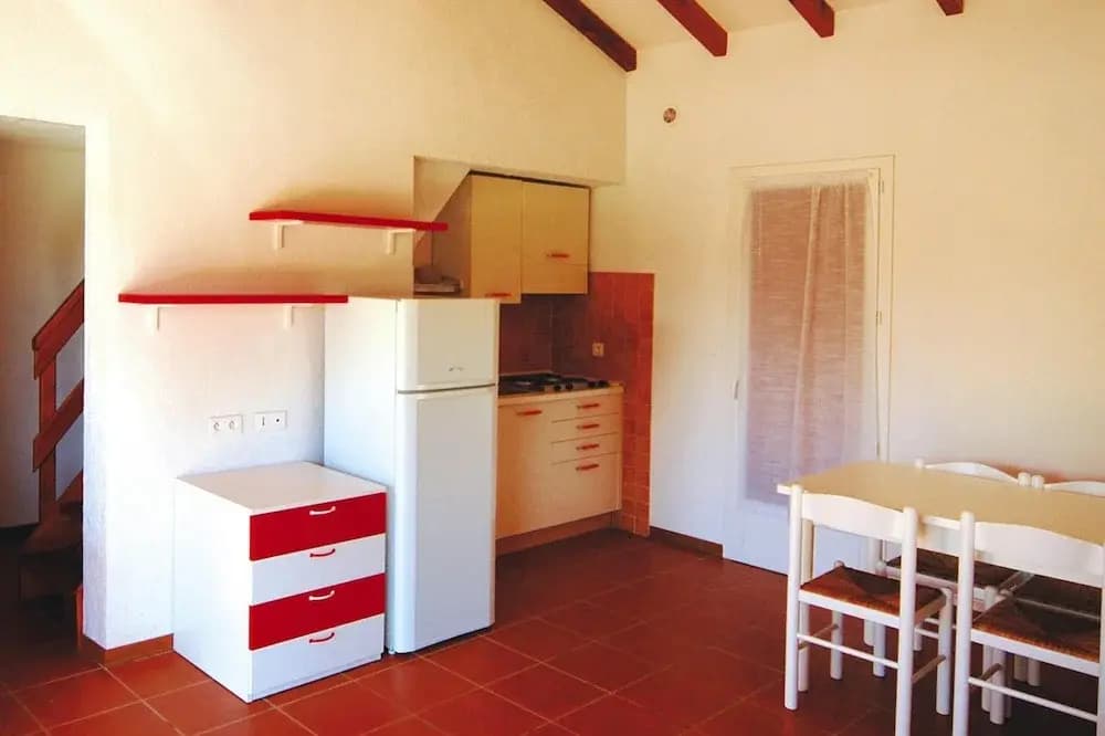 Spacious Corsica Stay for 8 Near Beach - Miniature 6