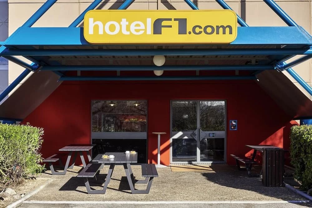 hotelF1 Calais Coquelles - Photo 1