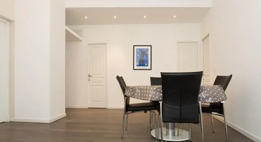 Stay In Antibes - Miniature 6