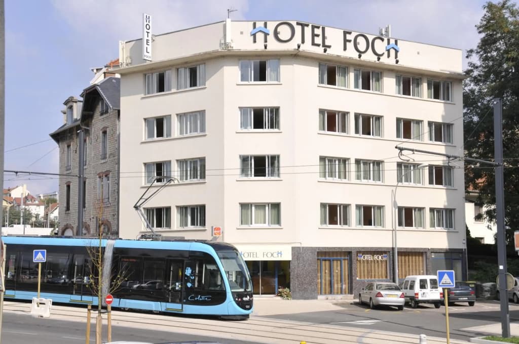 Contact Htel Foch - Photo 1