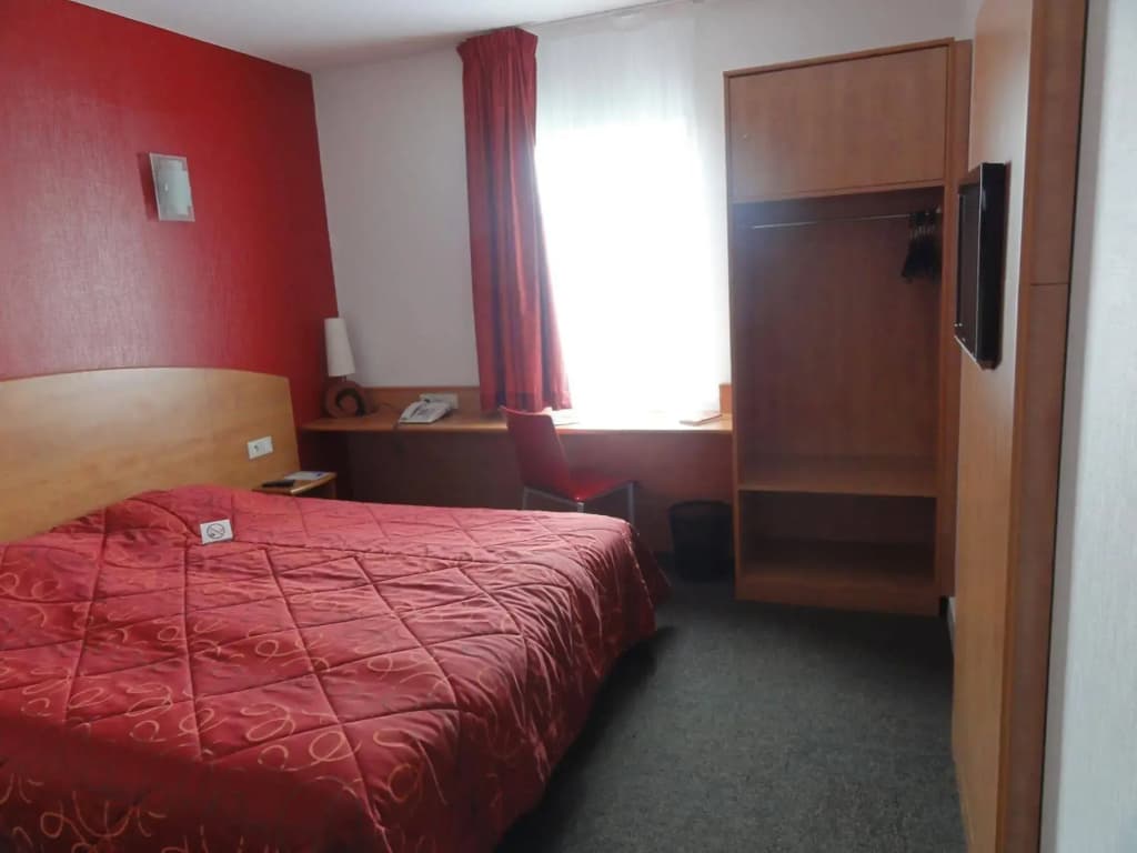 Brit Hotel Bressuire (formerly Plume Hotel) - Photo 2