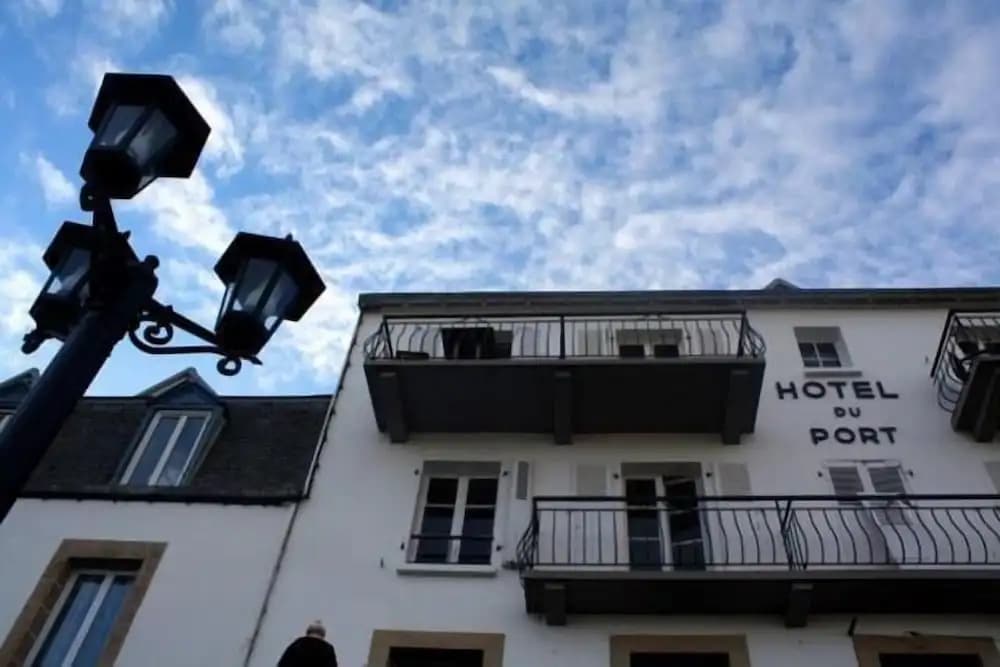 Hôtel du Port Locquirec - Photo 1