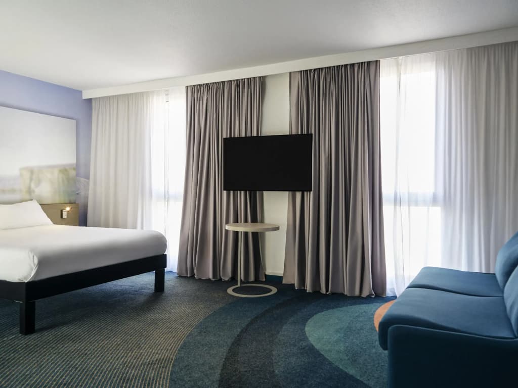 ibis Styles Toulon Centre Port - Miniature 6