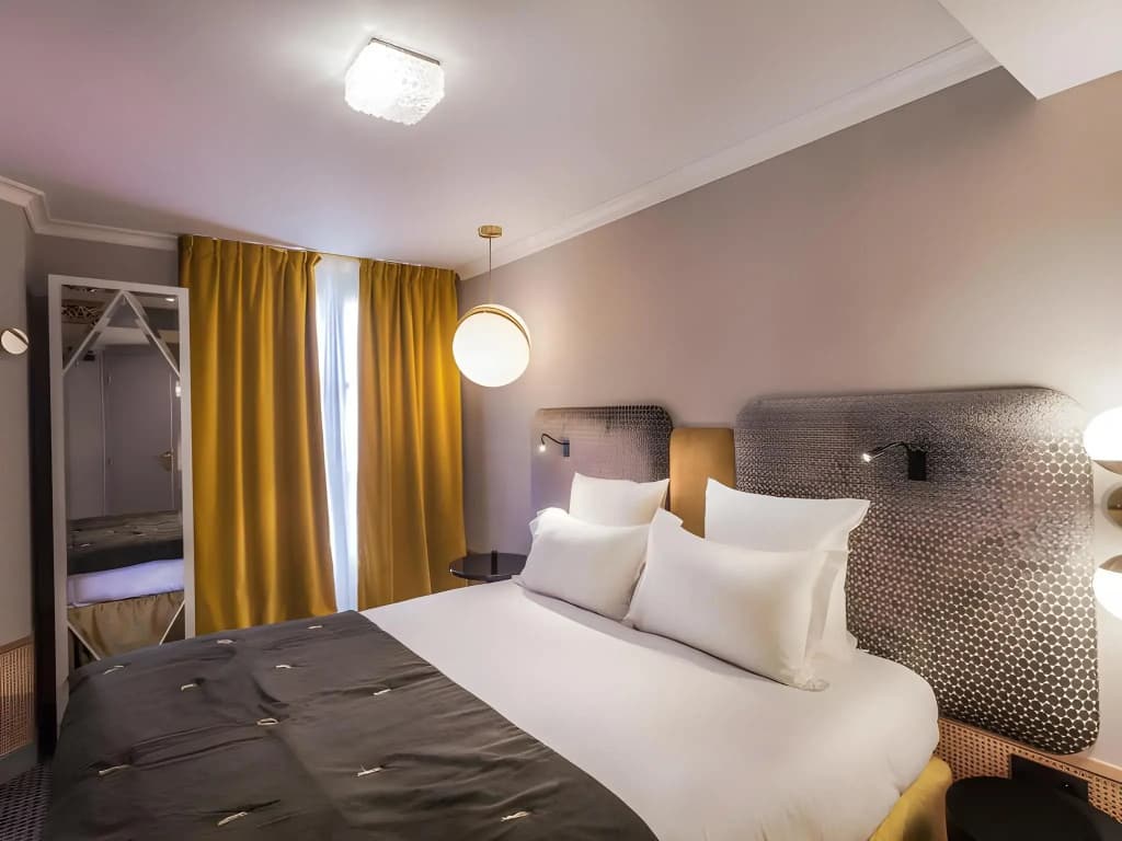 Handsome Hotel - Photo 5