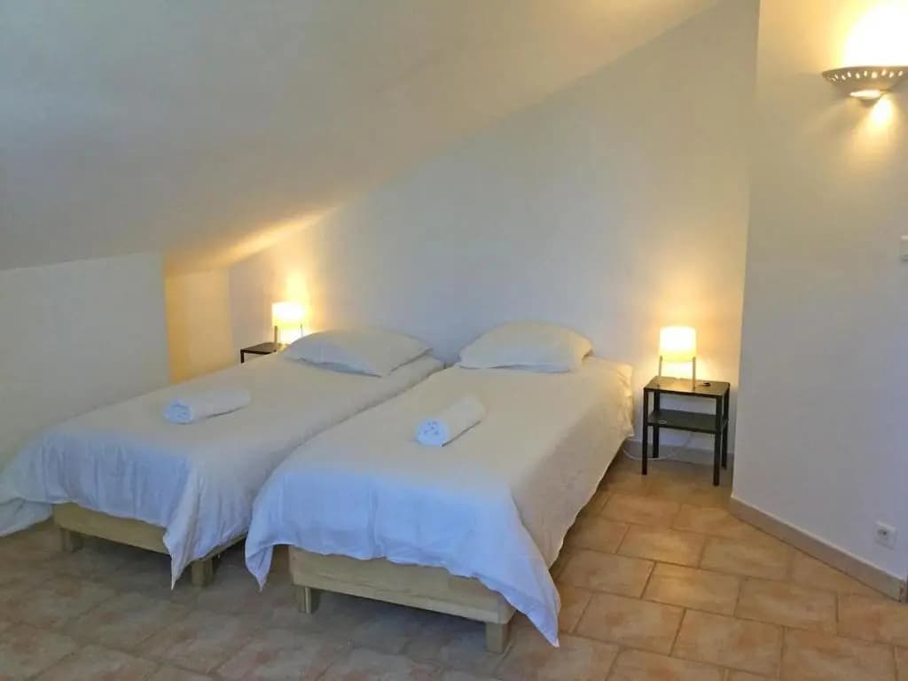 Grande Maison Familiale Avec Piscine Privée Et Climatisation, 10 Personnes, Très Grand Jardin, Située Aux Vignères, Proche...