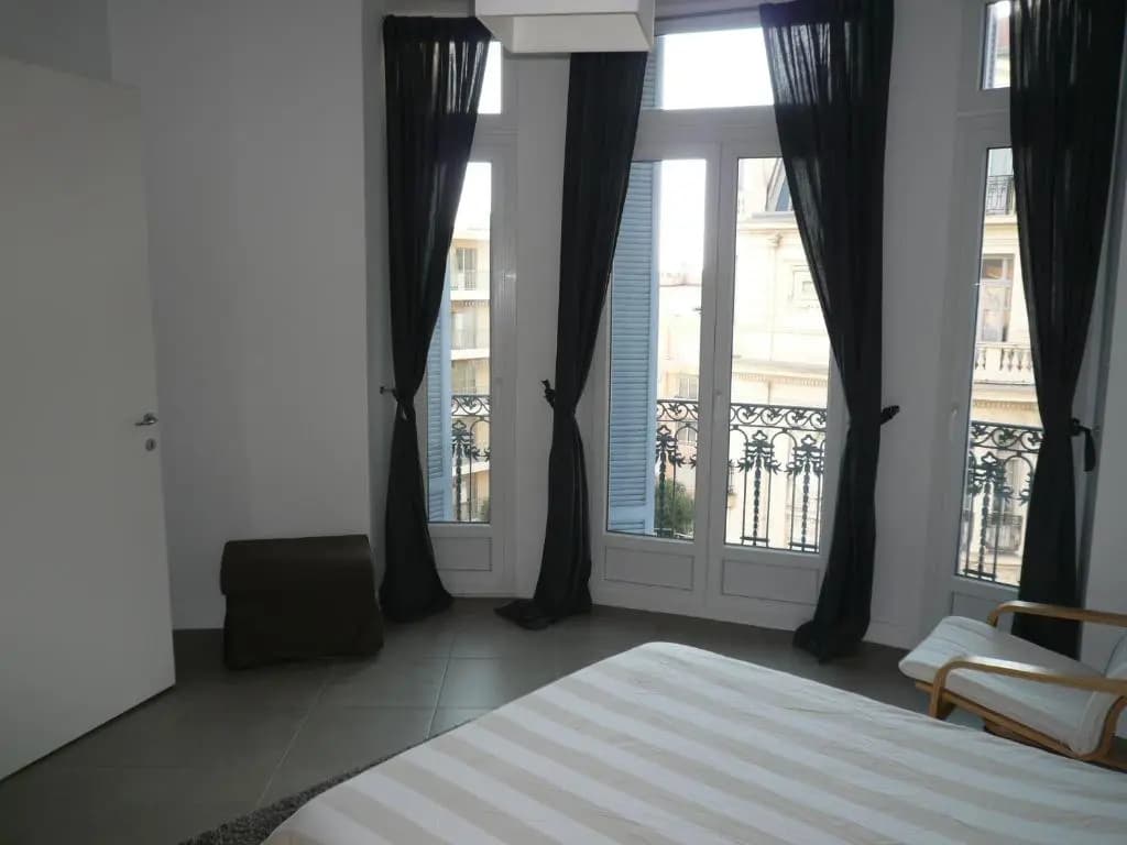2 Pieces, Centre Ville, 50 Metres Plages Et Mer. - Photo 3