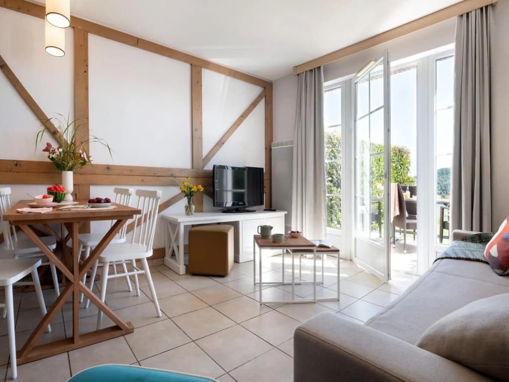 Terraced House in Residence & Spa With Common Pool and Sauna, Houlgate - Miniature 6