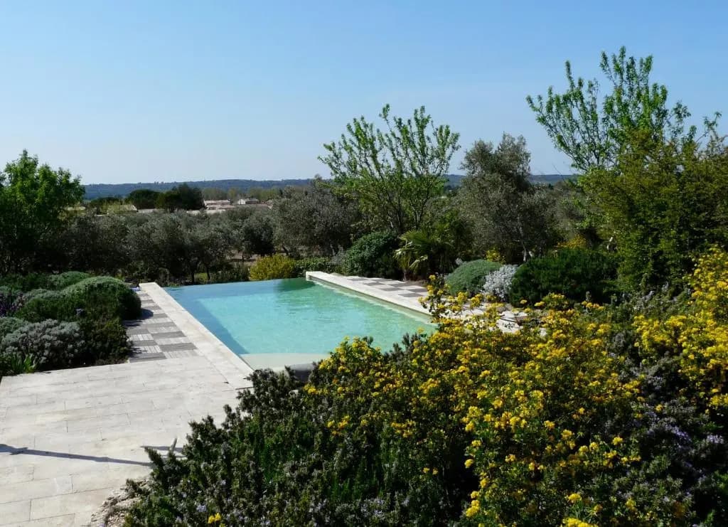 Magnifique Propriété Avec Piscine Privée Chauffée, Superbe Vue Sur Les Oliveraies Des Alpilles, Située À Mouriès, 10 Perso...