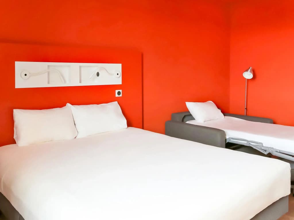 ibis budget Beauvais Aeroport - Photo 3
