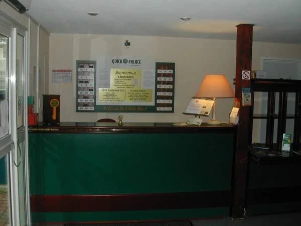 Glisy Hotel - Photo 2