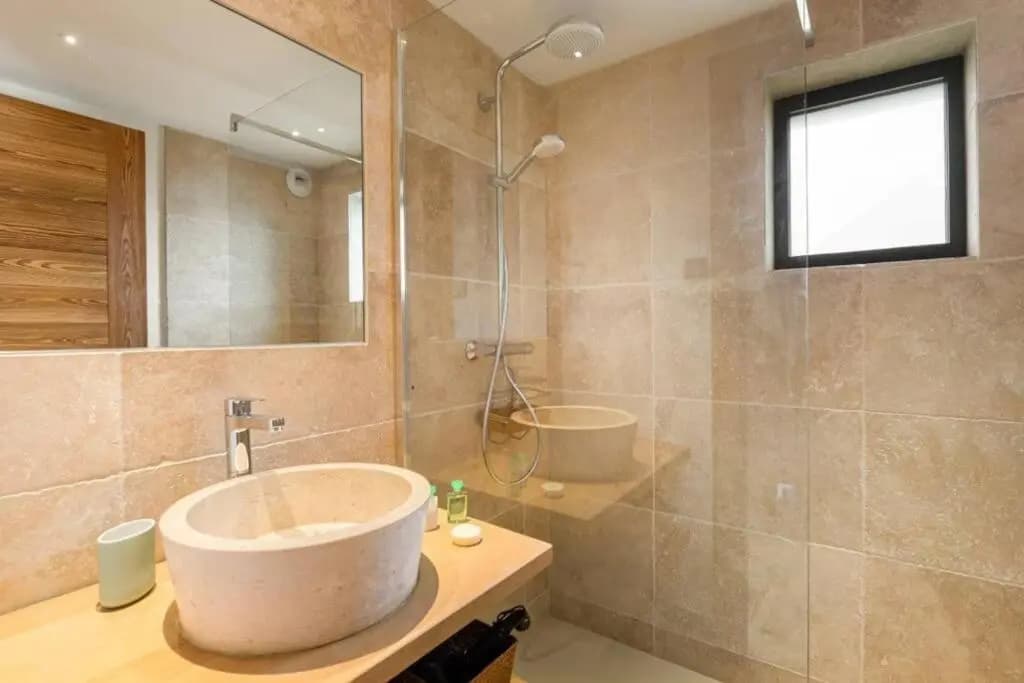 Les Clarines D'Or,Villa avec Piscine,Jacuzzi et Sauna , Pistes de Ski a 2 minutes a pied, pour 12 personnes - Miniature 8