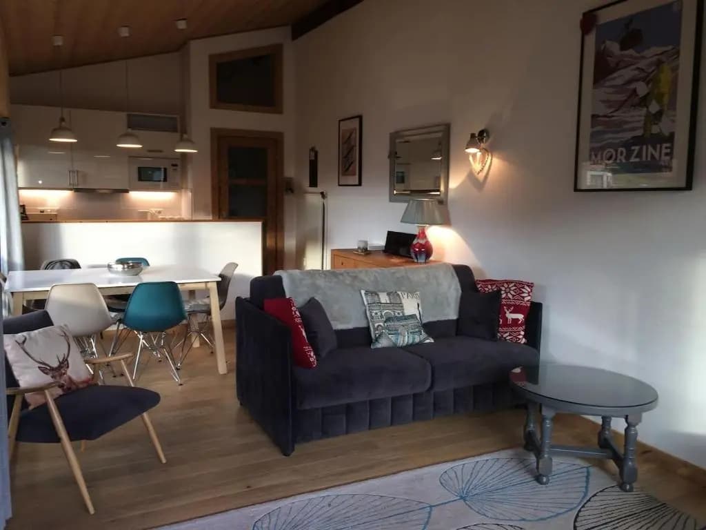 Luxury Apartment, 350m to ski lift, south facing, close to town centre - Miniature 8