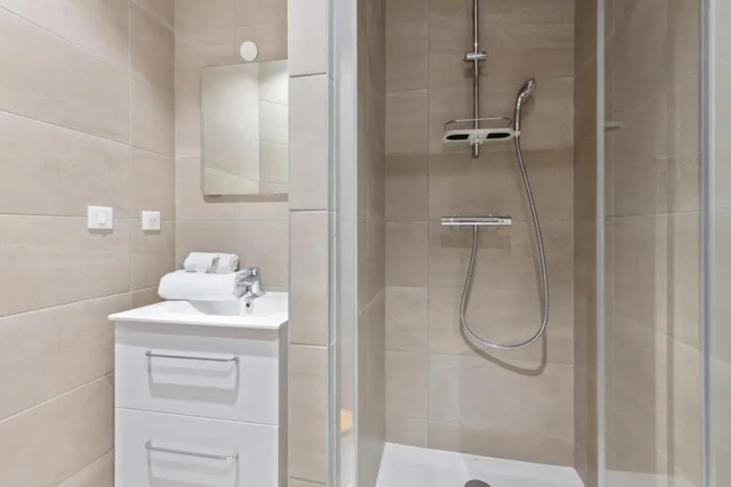 Luxurious flat in Monplaisir district in Lyon 2 min to the metro - Welkeys - Miniature 6