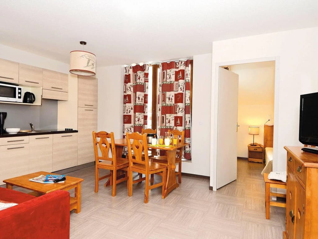 Slopeside Chalet in Vars - Miniature 6