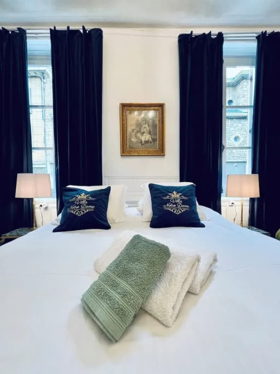 Les suites de Notre Dame Luxury Cottage - Miniature 8