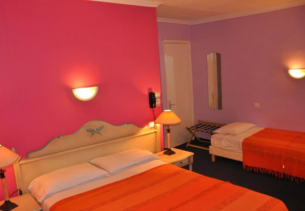 Hotel Moderne - Photo 4