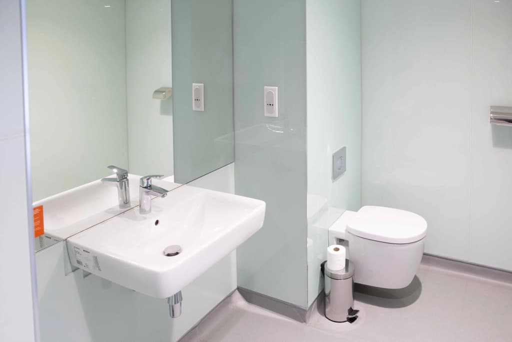easyHotel Paris Nord Aubervilliers - Miniature 8