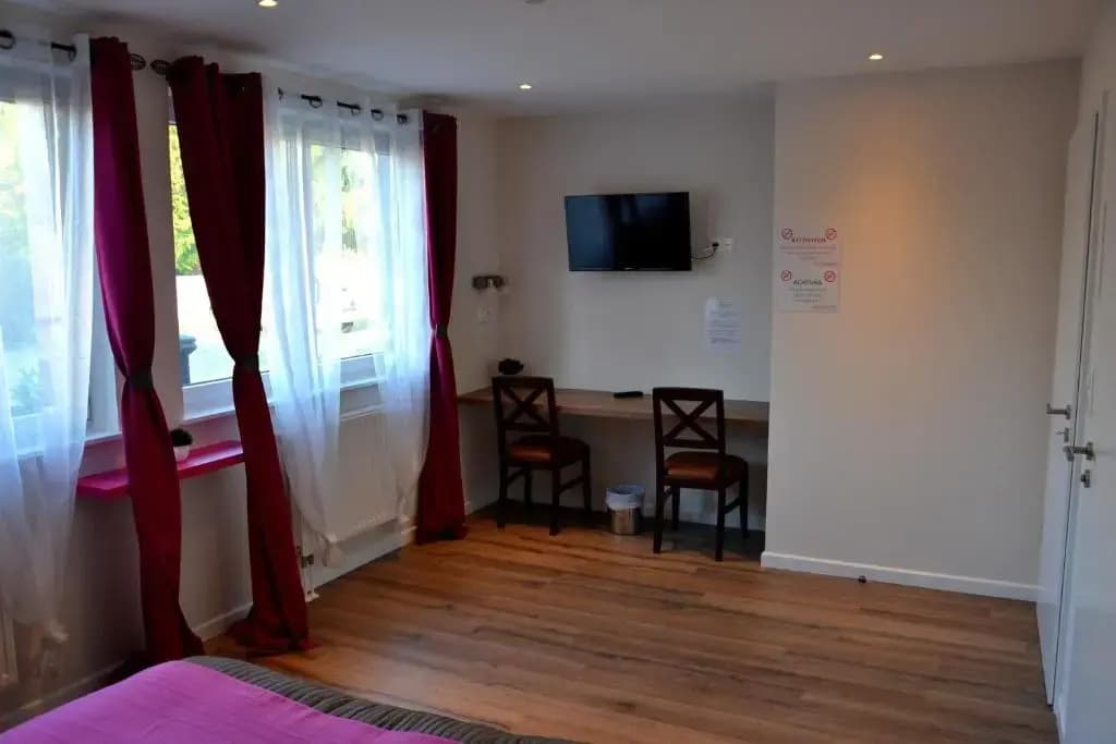 Hôtel Restaurant La Couronne - Photo 3