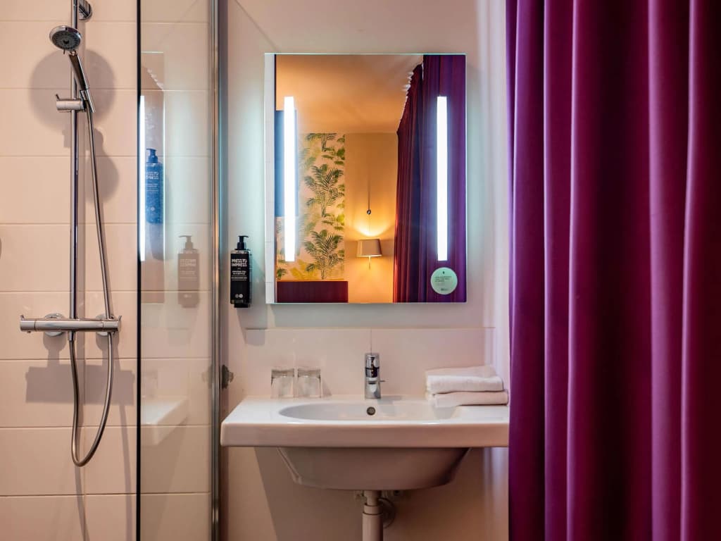ibis Styles Calais Centre - Miniature 8