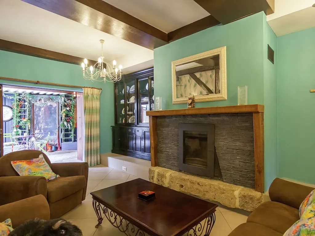 Elegant Holiday Home in Coubjours with Private Garden - Photo 2