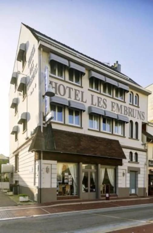 Hôtel les Embruns - Photo 1