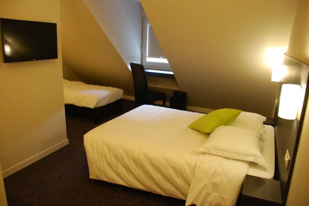 Ruthenium Hotel - Miniature 6