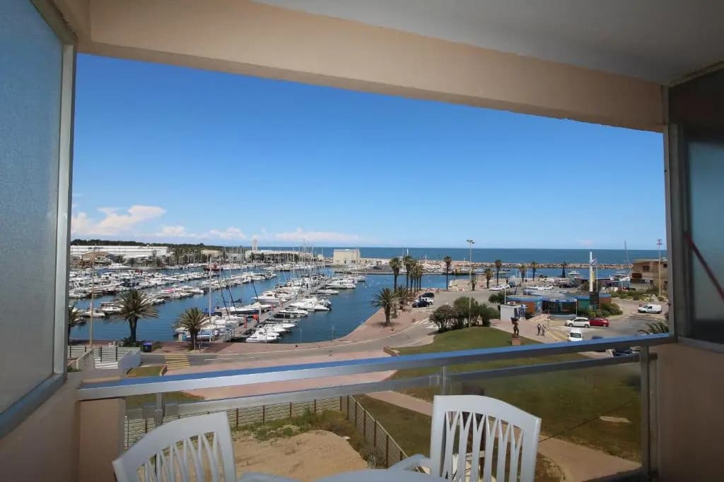 TRIDENT - T2 avec vue sur la marina et à deux pas de la plage - Miniature 8
