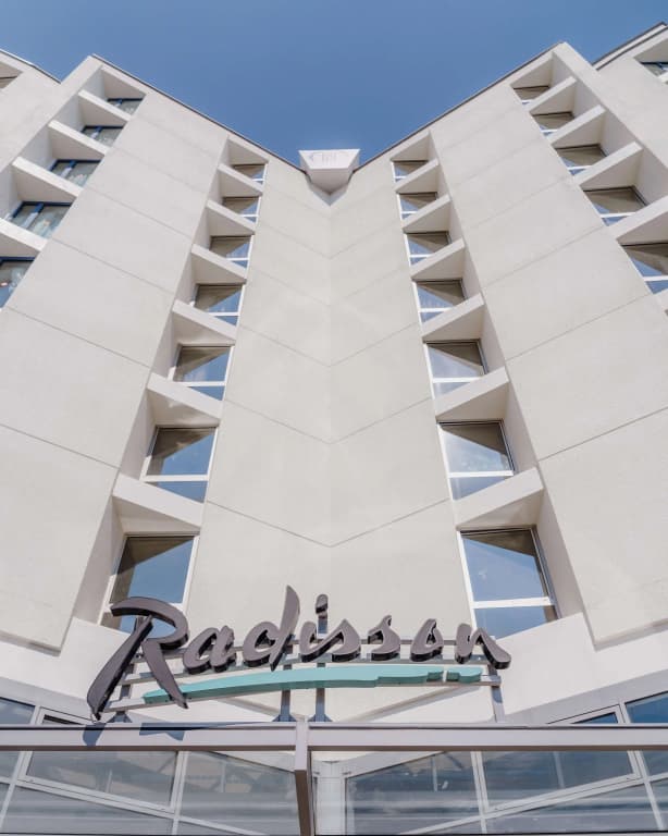 Radisson Hotel Nice Airport - Photo 1
