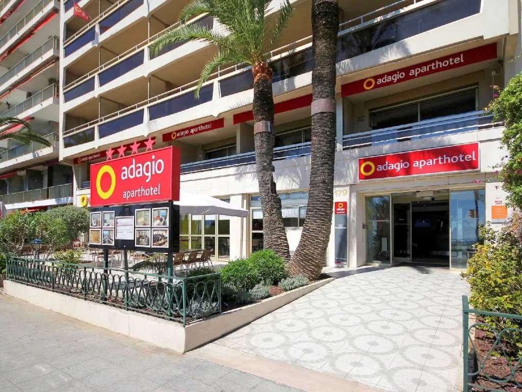 Aparthotel Adagio Nice Promenade des Anglais - Photo 1