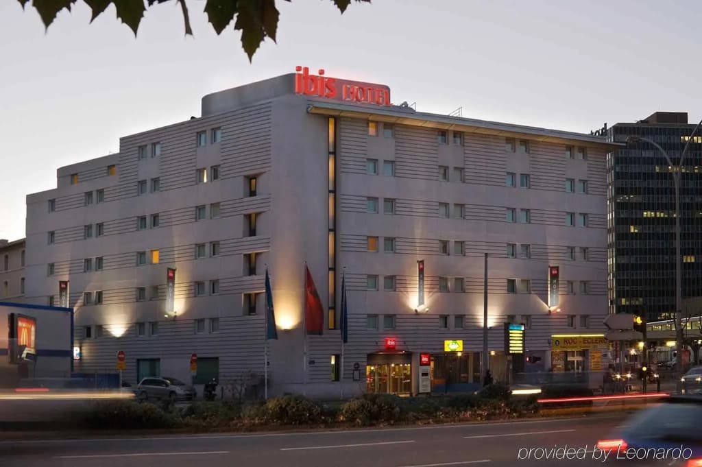ibis Marseille Timone - Photo 1