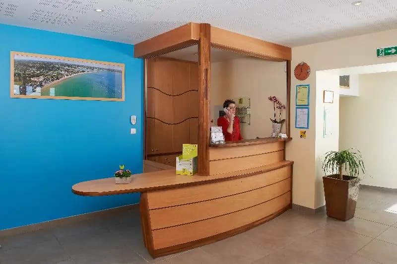 Logis Hotel Belle Vue - Photo 2