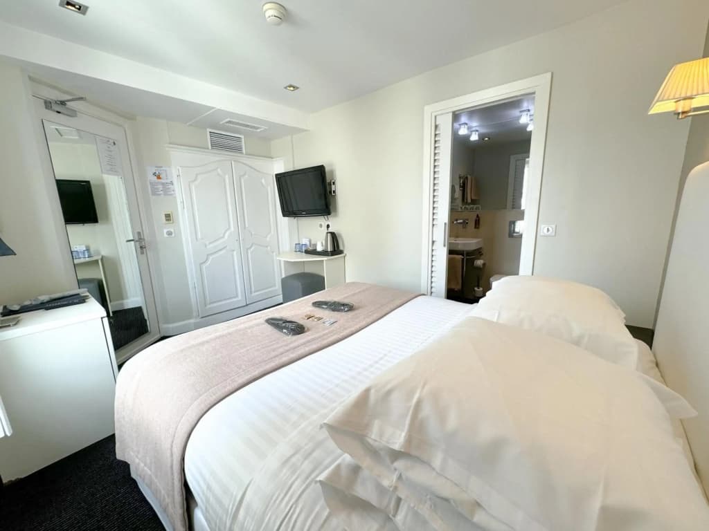 Hotel De Provence - Photo 3