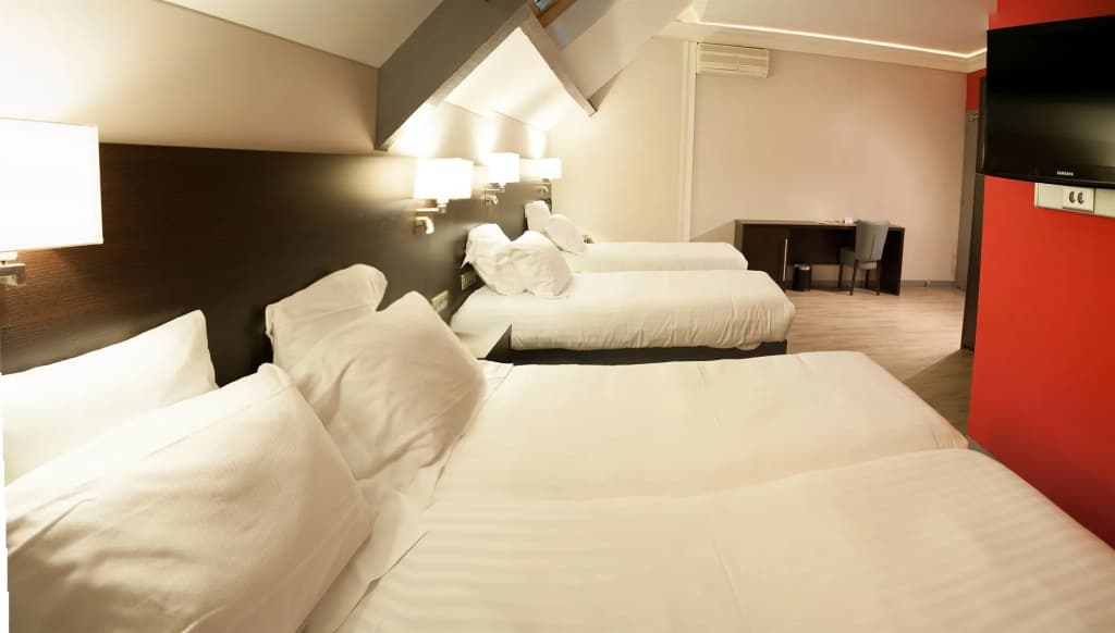 Hotel Black and Green - Photo 5