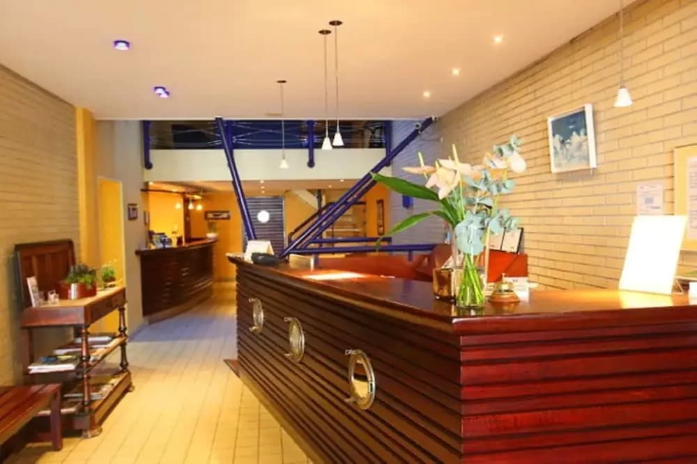 Hôtel L'Hirondelle - Photo 2