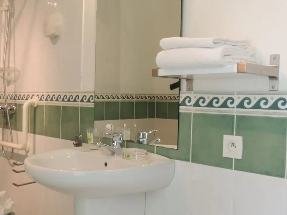 Chambres d'Hôtes Les Piéris - Miniature 8