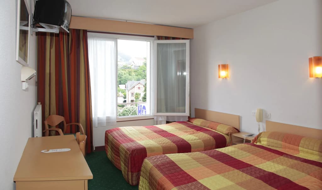 Hotel Sainte Suzanne - Photo 2