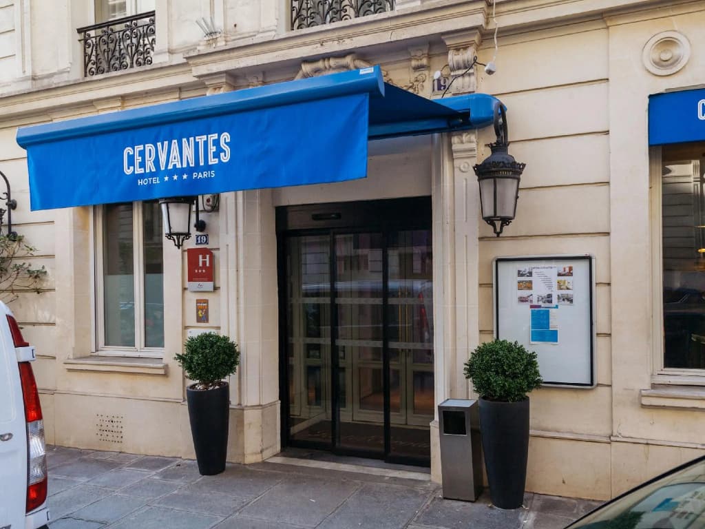 Hôtel Cervantes by Happyculture - Photo 1
