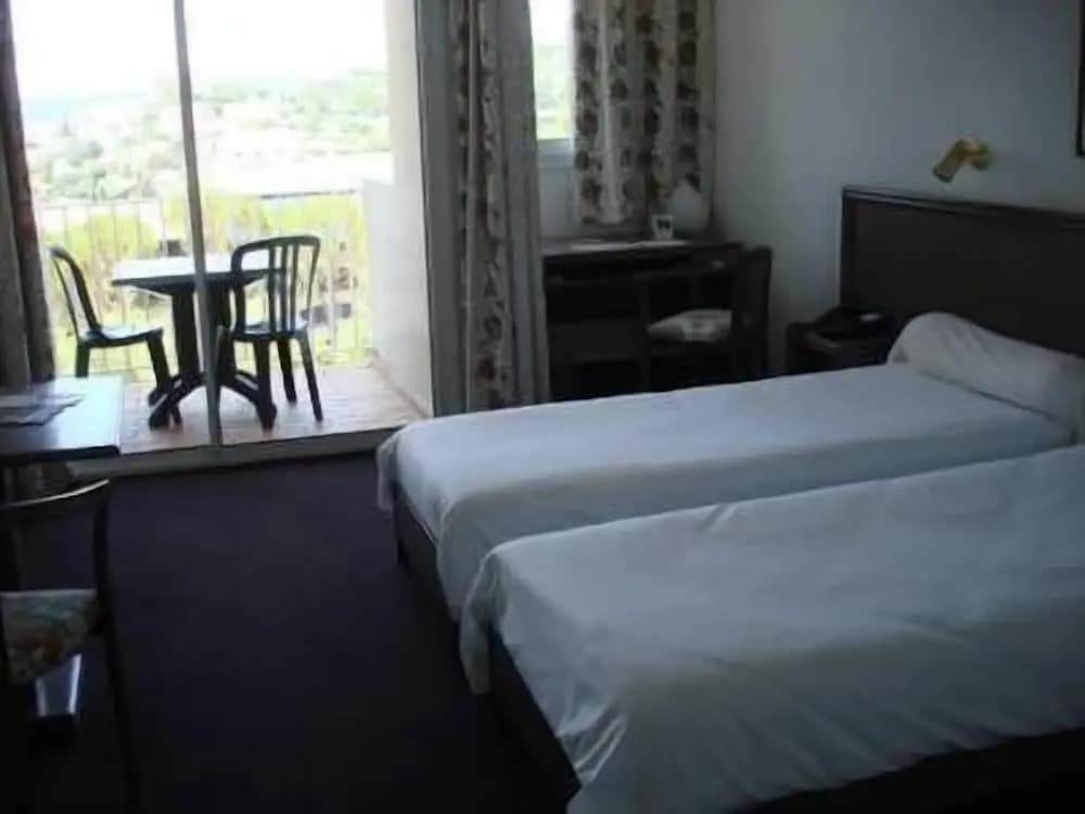 Hôtel La Chêneraie - Photo 3