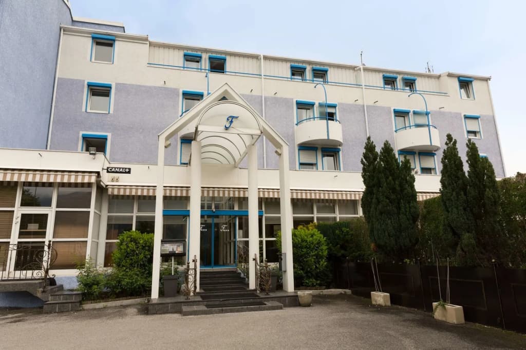 The Originals City, Hôtel du Faucigny, Cluses Ouest - Photo 1