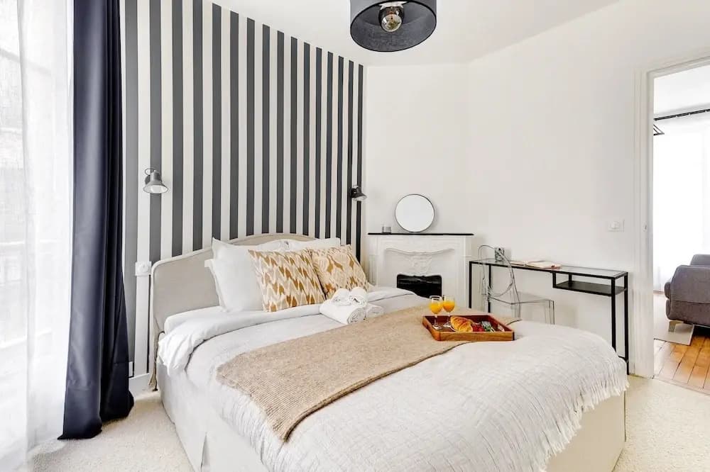 Chic 1BR by Eiffel Tower & Champ de Mars - Photo 3