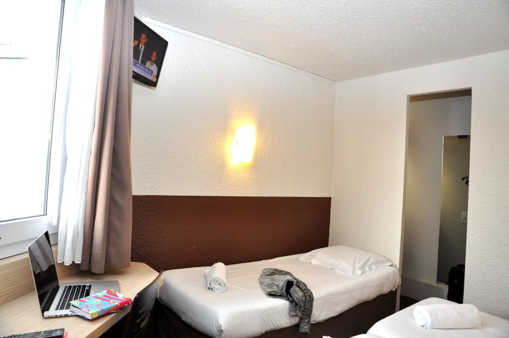 BHôtel De Caen - Photo 2