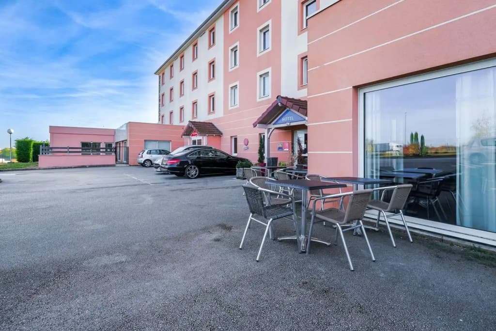 Kyriad Dijon Sud - Longvic - Photo 3