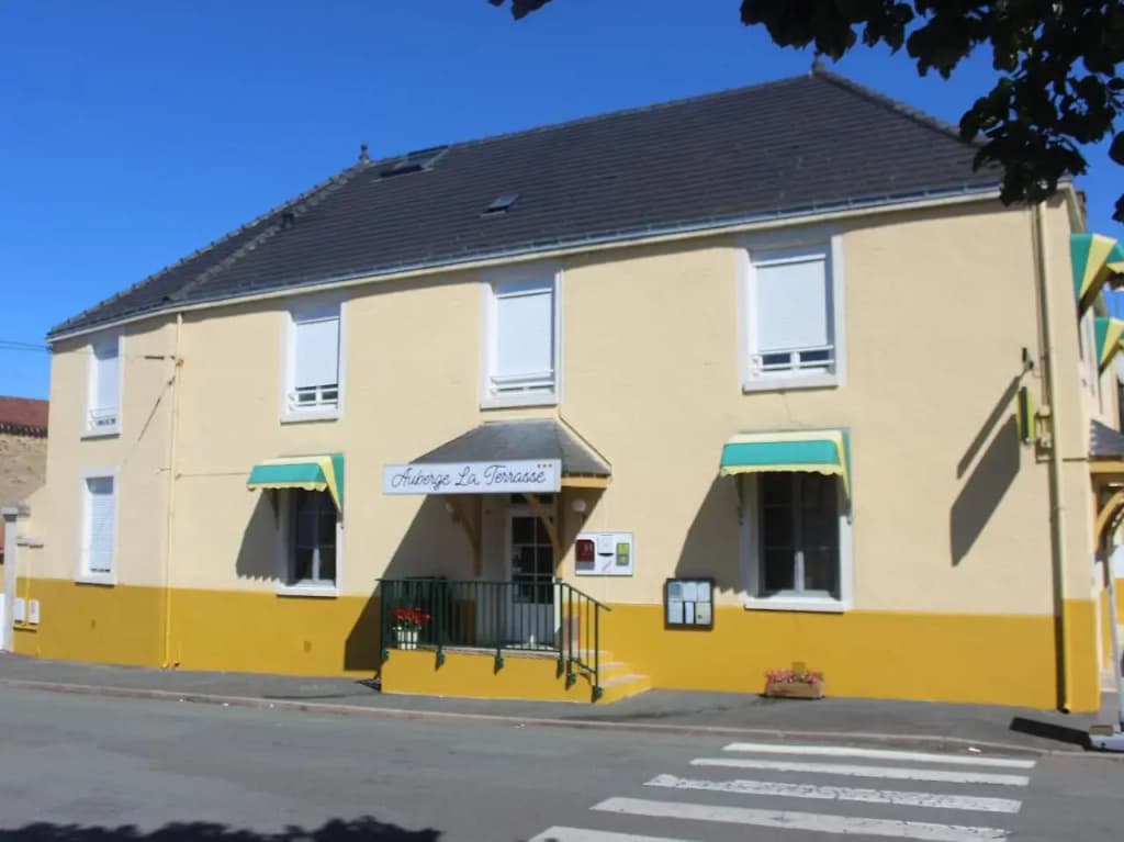 Logis Auberge La Terrasse - Photo 1