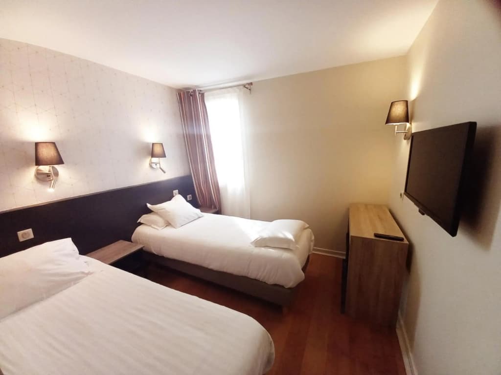 Brit Hotel Nîmes Ouest - Photo 2